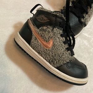 Nike Jordan 1s for toddler girl size 8. Super cute for winter!
